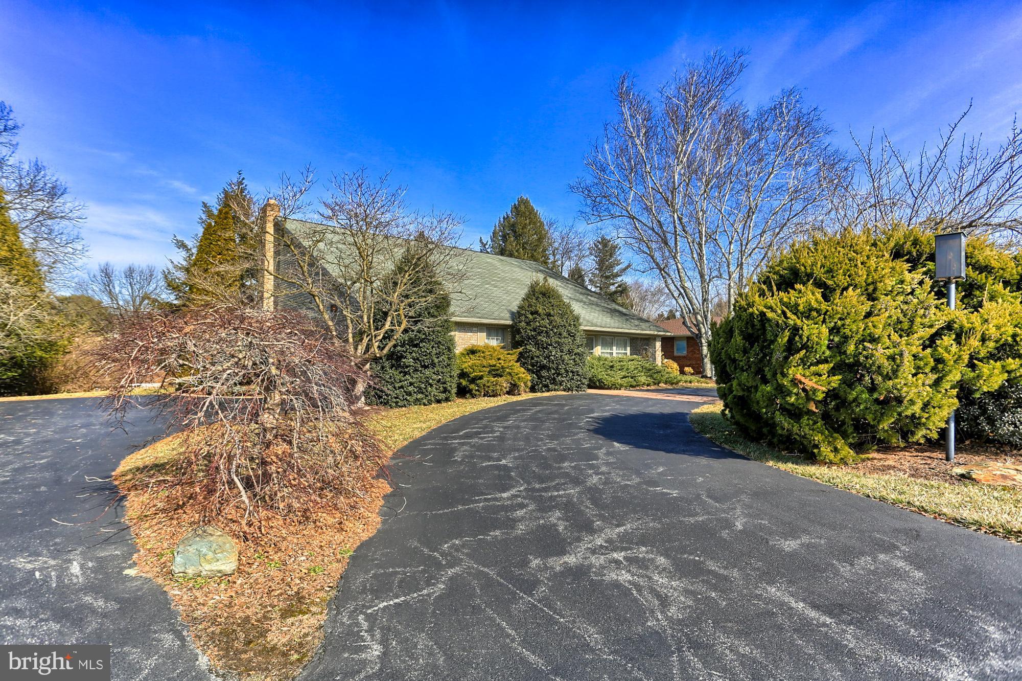 2425 Sutton Road York, PA 17403 - Photo 15 of 48