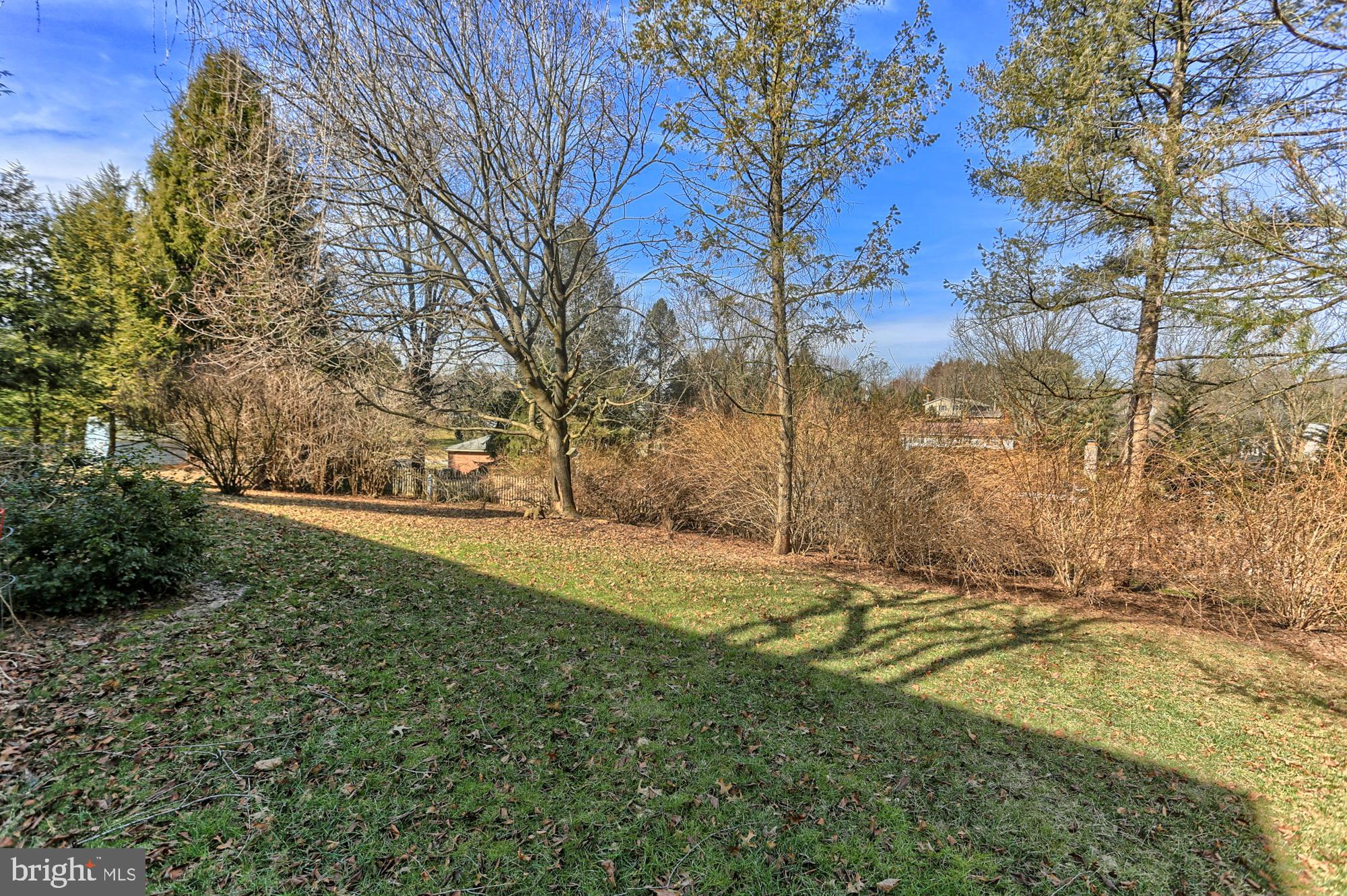2425 Sutton Road York, PA 17403 - Photo 22 of 48