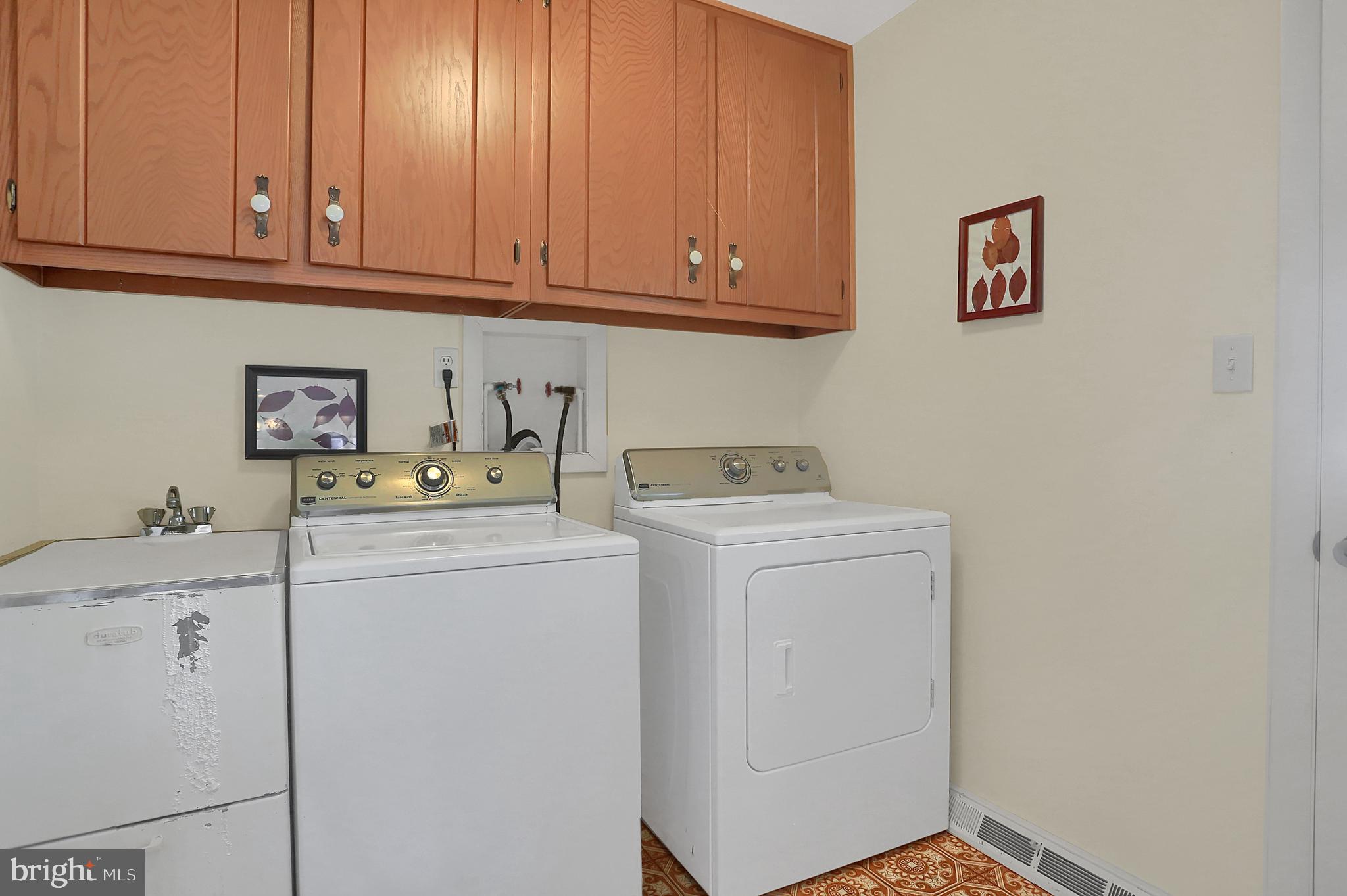 2425 Sutton Road York, PA 17403 - Photo 40 of 48