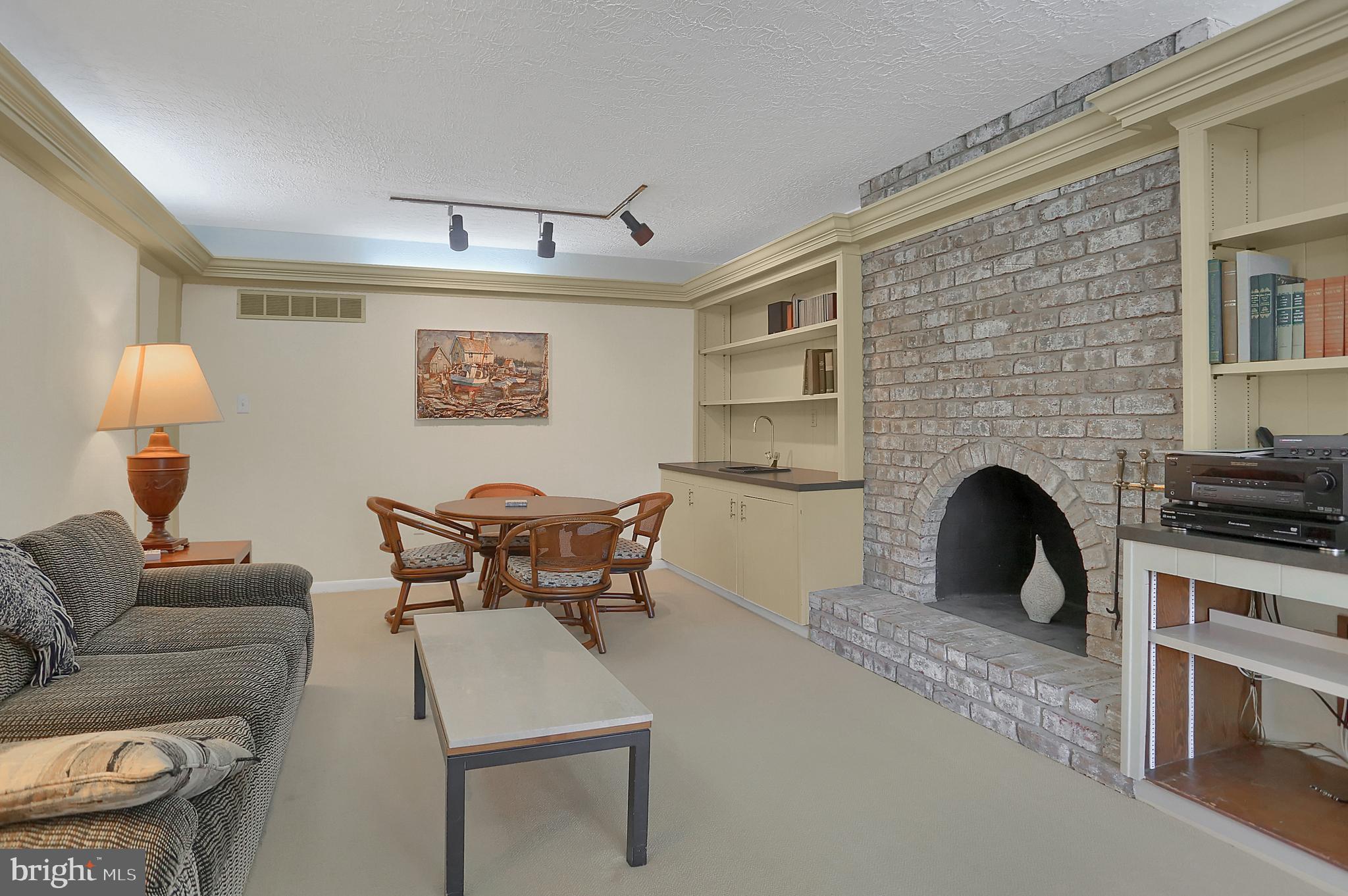 2425 Sutton Road York, PA 17403 - Photo 44 of 48