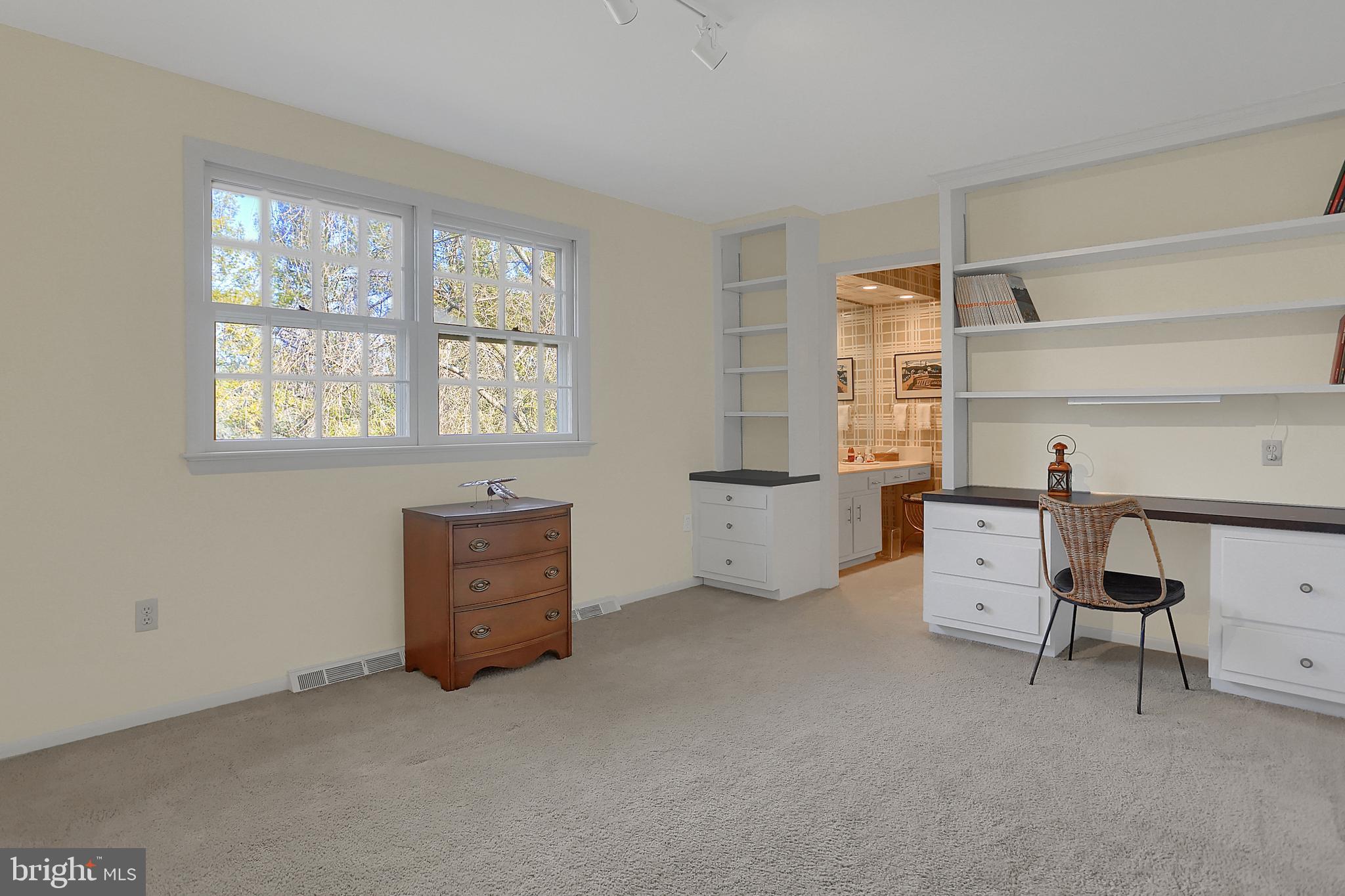 2425 Sutton Road York, PA 17403 - Photo 7 of 48