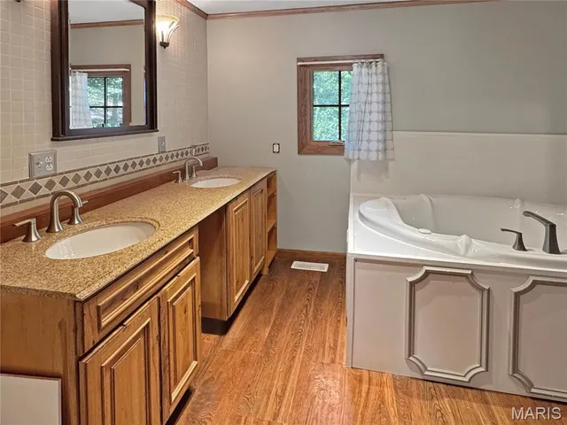 $225,000 | 902 North Lake Sherwood Drive, Lake Sherwood, MO 63357