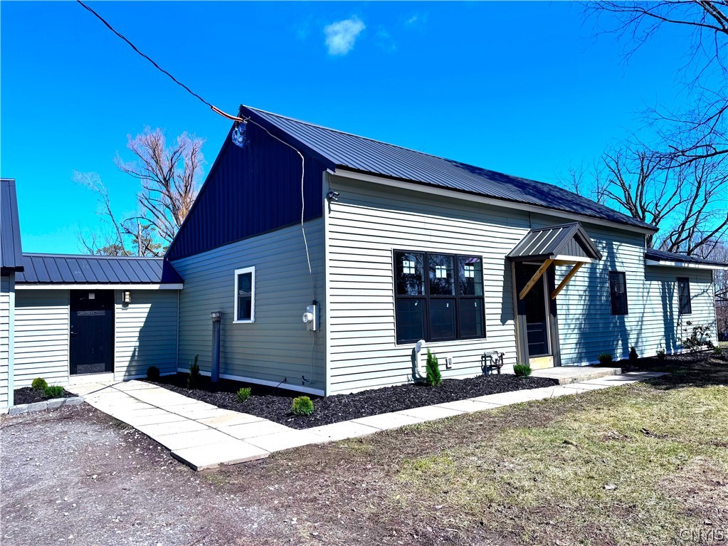6913 Lowell Road Westmoreland, NY 13440 - Photo 4 of 49
