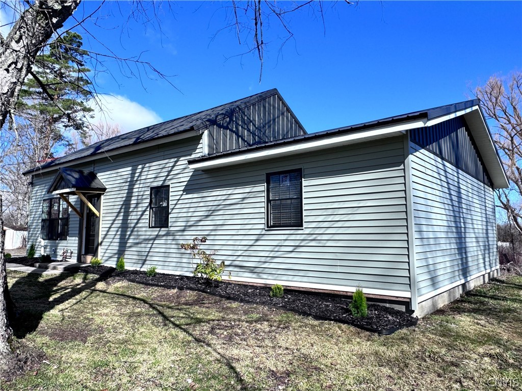 6913 Lowell Road Westmoreland, NY 13440 - Photo 9 of 49