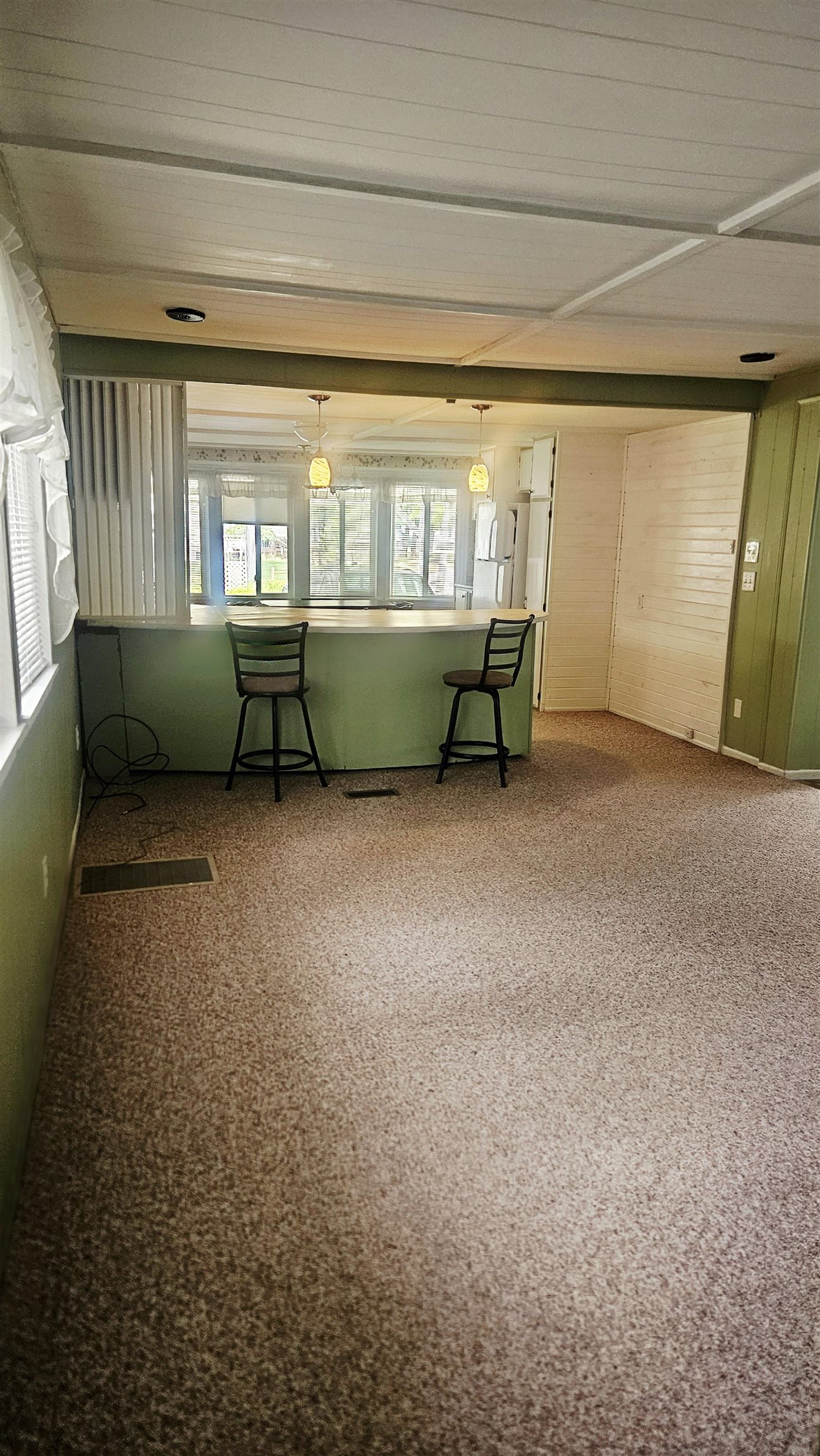 1284 Channel Way Gladwin, MI 48624 - Photo 4 of 25 1947499-aa9d49b8-518c-402f-85f3-d3d8d1fee447.JPG