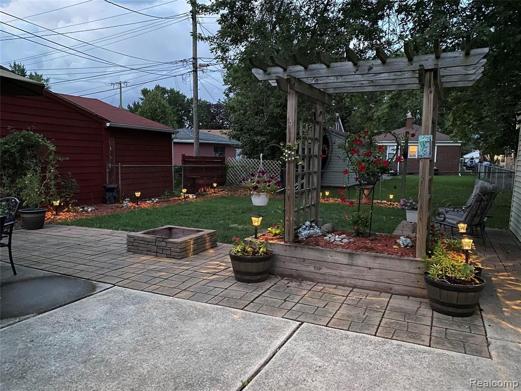 8025 Pelham Road Allen Park, MI 48101 - Photo 30 of 34