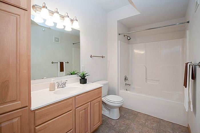 1092 Walnut Avenue, Unit 111 Riverside, IA 52327 - Photo 15 of 25 Gallery Image 15