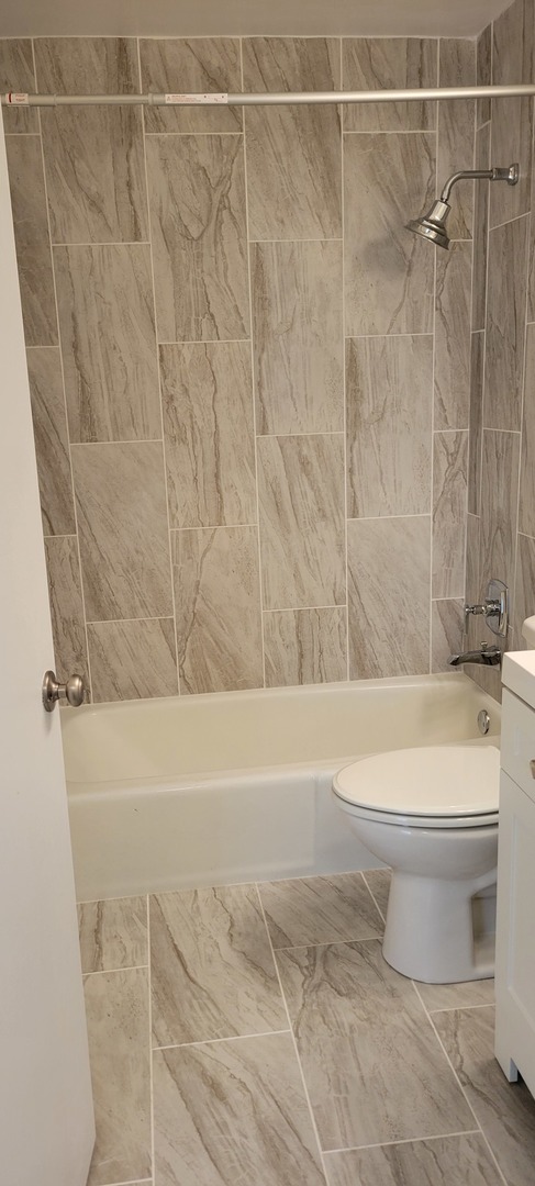 5455 North Sheridan Road, Unit 2207 Chicago, IL 60640 - Photo 4 of 16