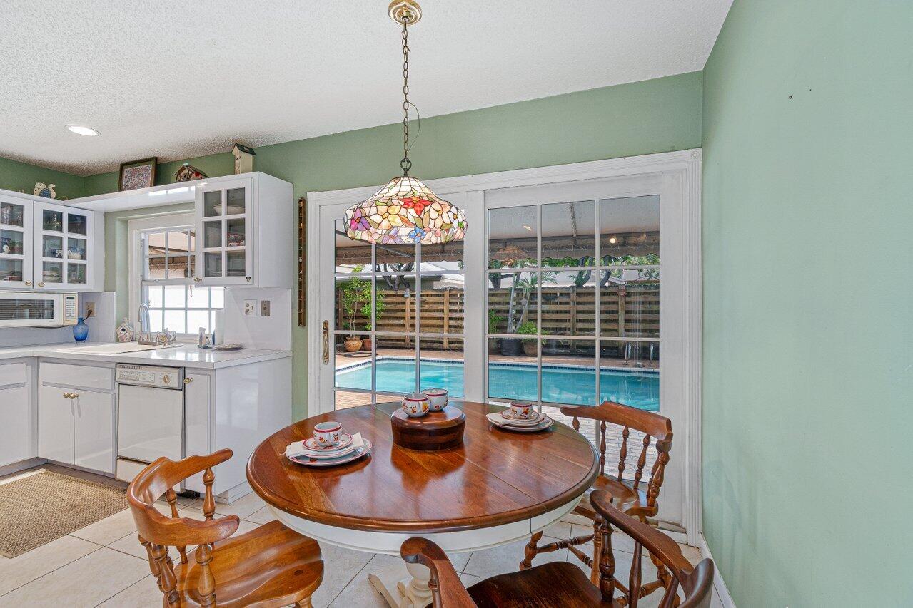 101 Kensington Road, Unit 101 Hollywood, FL 33021 - Photo 15 of 29 eatin table