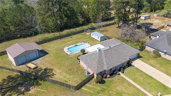 $325,000 | 162 Pinewood Avenue, Pineville, LA 71360