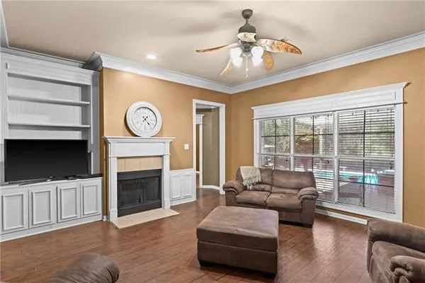 $325,000 | 162 Pinewood Avenue, Pineville, LA 71360