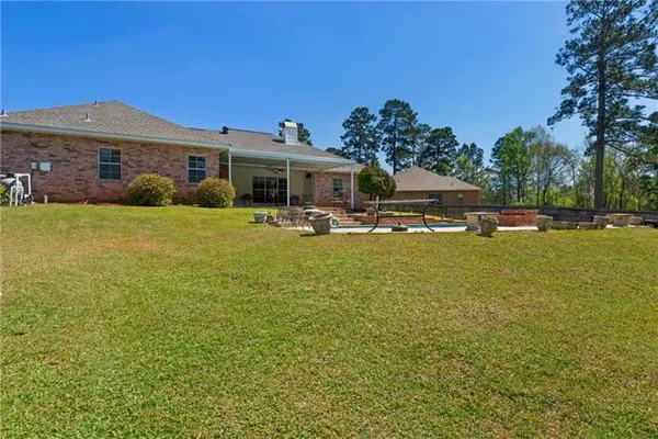 $325,000 | 162 Pinewood Avenue, Pineville, LA 71360
