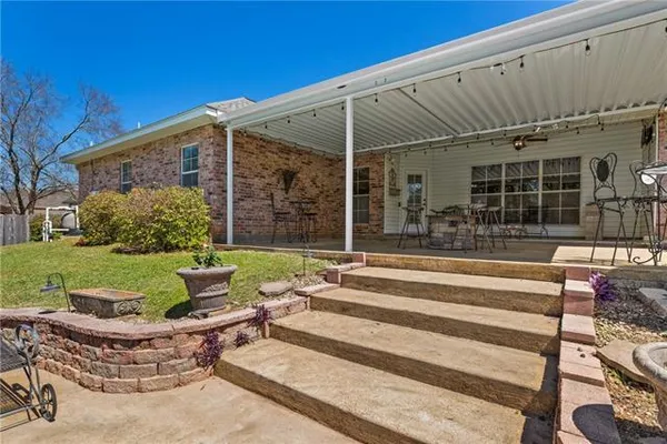 $325,000 | 162 Pinewood Avenue, Pineville, LA 71360
