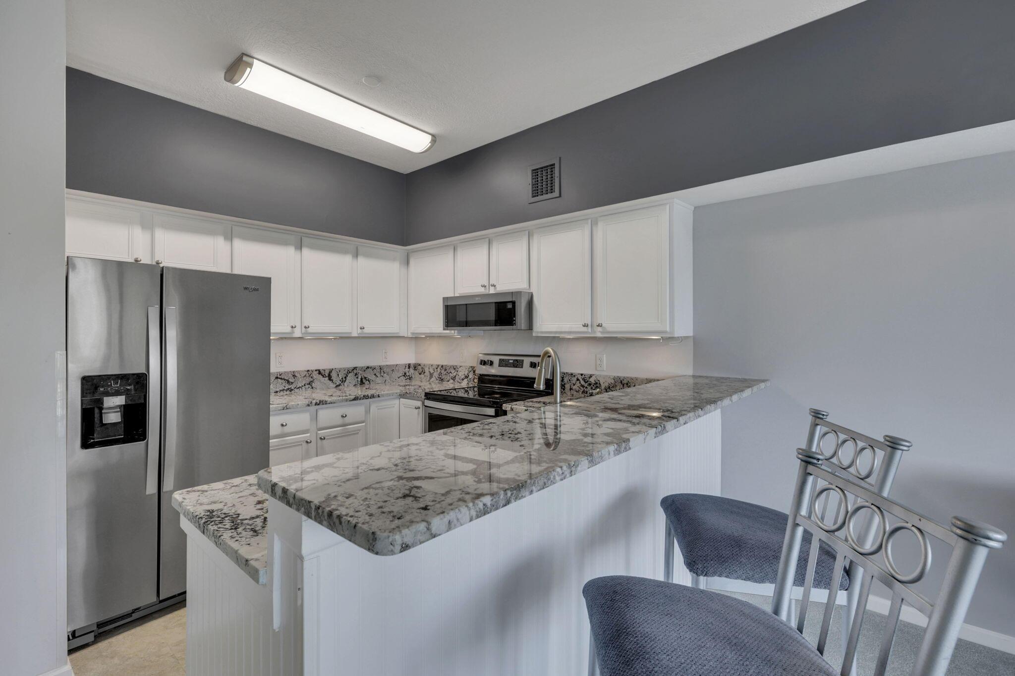 4401 Hunts Landing Road, Unit 202 Hebron, OH 43025 - Photo 13 of 76 Kitchen