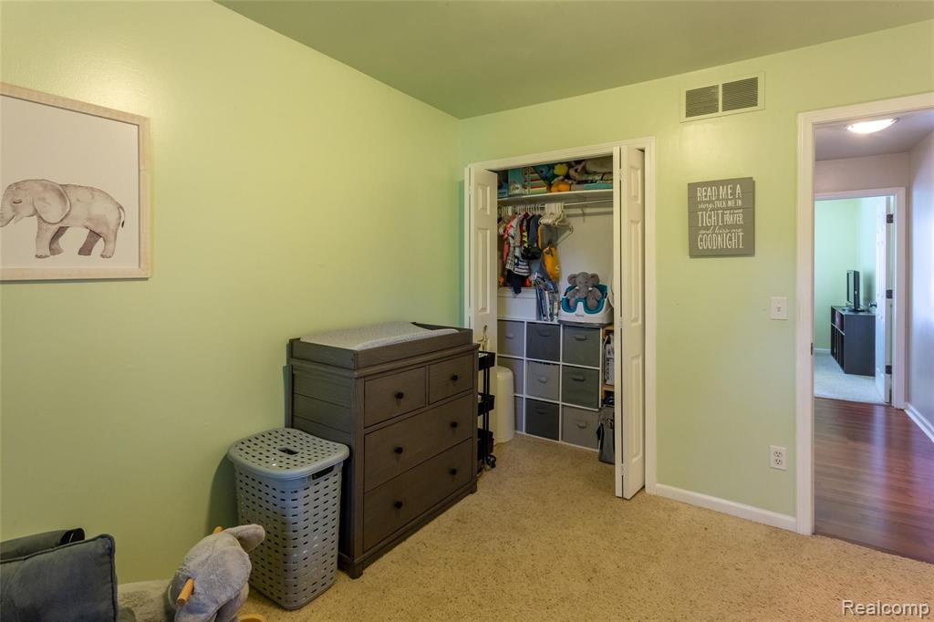 348 Springwell Lane Howell, MI 48843 - Photo 18 of 45