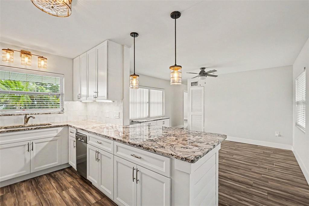 2009 Tarpon Road Palmetto, FL 34221 - Photo 5 of 25