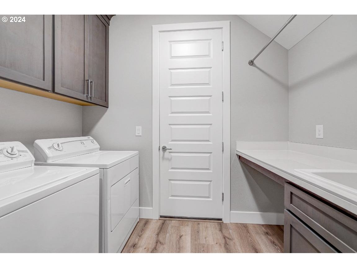 4120 South 17th Way Ridgefield, WA 98642 - Photo 15 of 20 a utility room with dryer and washer