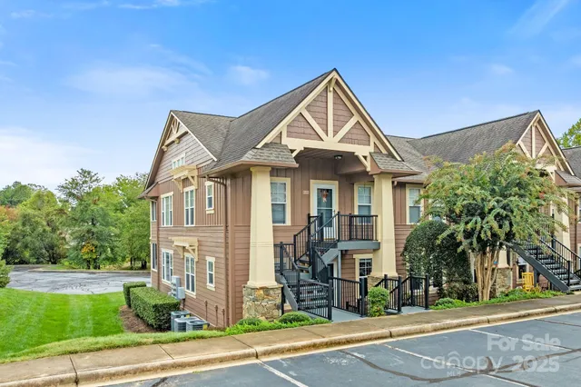 $263,000 | 150 Deermouse Way, Unit 2601, Hendersonville, NC 28792