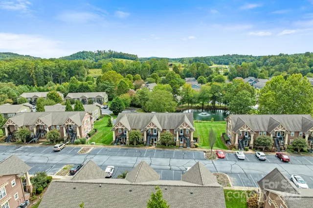 $263,000 | 150 Deermouse Way, Unit 2601, Hendersonville, NC 28792