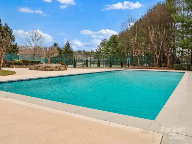 $263,000 | 150 Deermouse Way, Unit 2601, Hendersonville, NC 28792