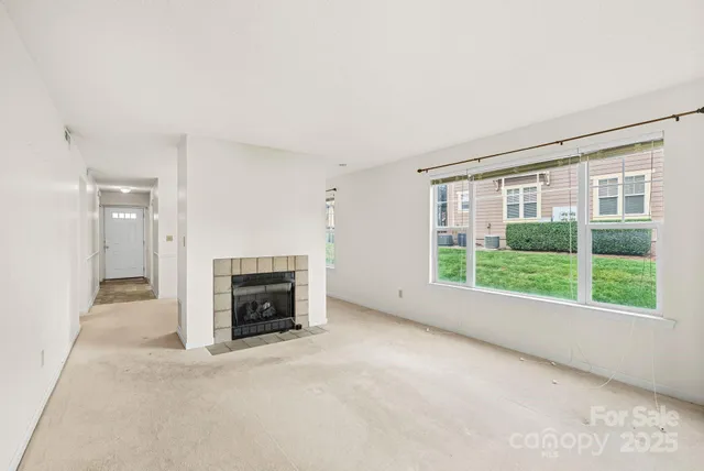 $263,000 | 150 Deermouse Way, Unit 2601, Hendersonville, NC 28792