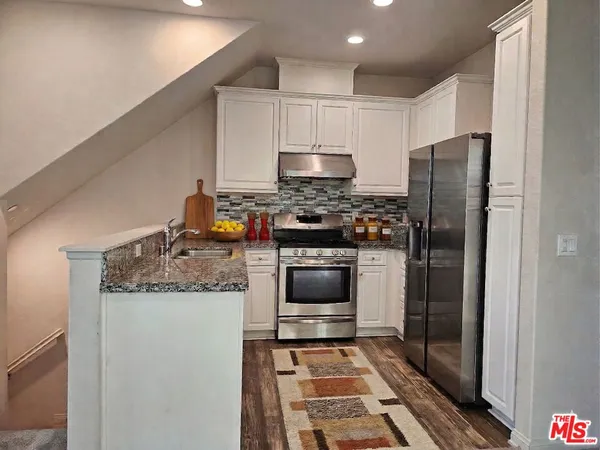 $3,599 | 7256 Cherry Lane, Van Nuys, CA 91405