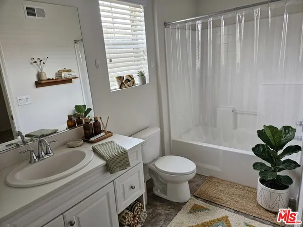 $3,599 | 7256 Cherry Lane, Van Nuys, CA 91405