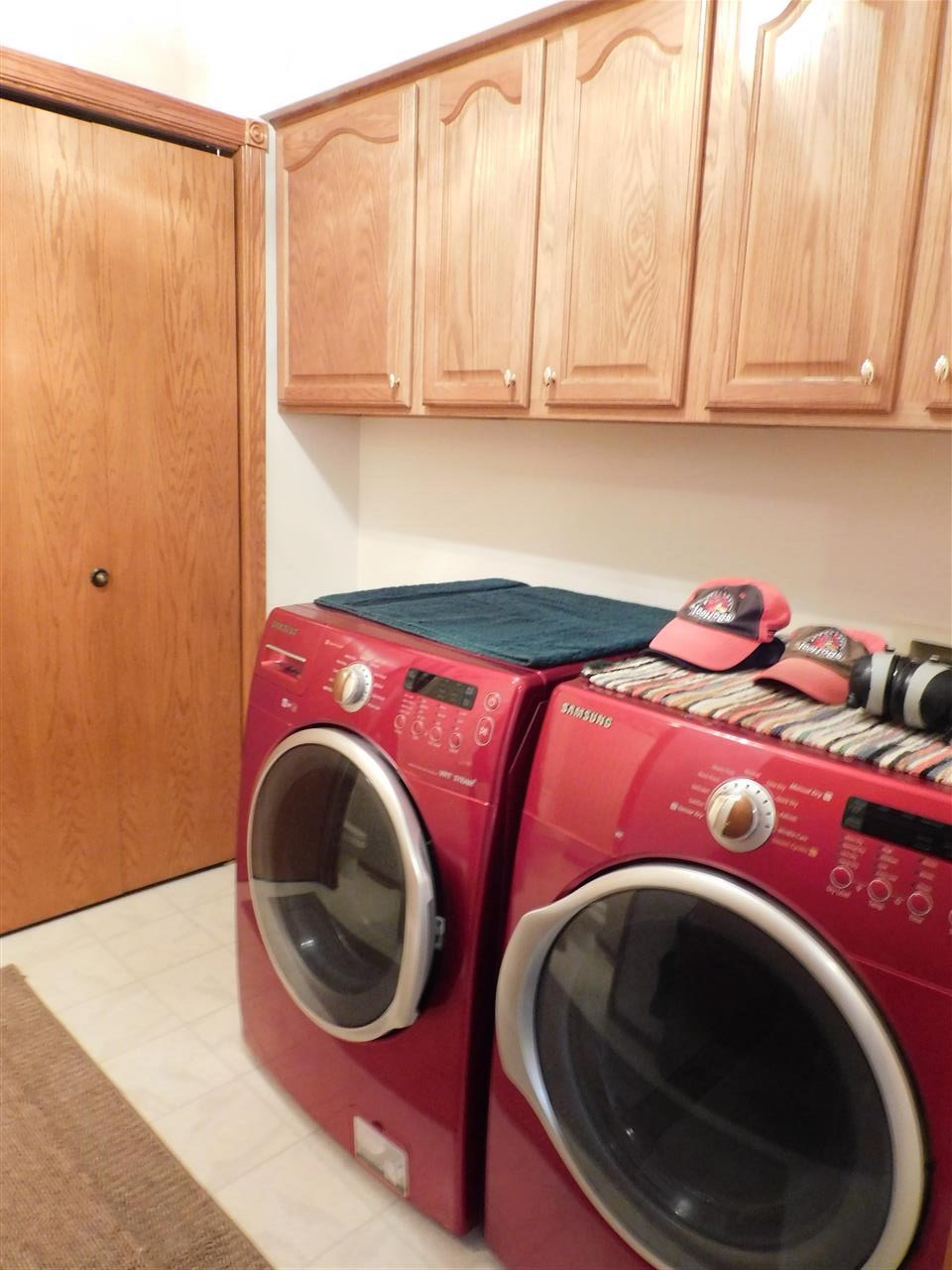 10062 Beaver Valley Road Belvidere, IL 61008 - Photo 15 of 25 a utility room with dryer and washer