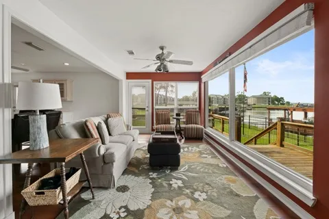 $625,000 | 153 Lakeshore Drive, Onalaska, TX 77360