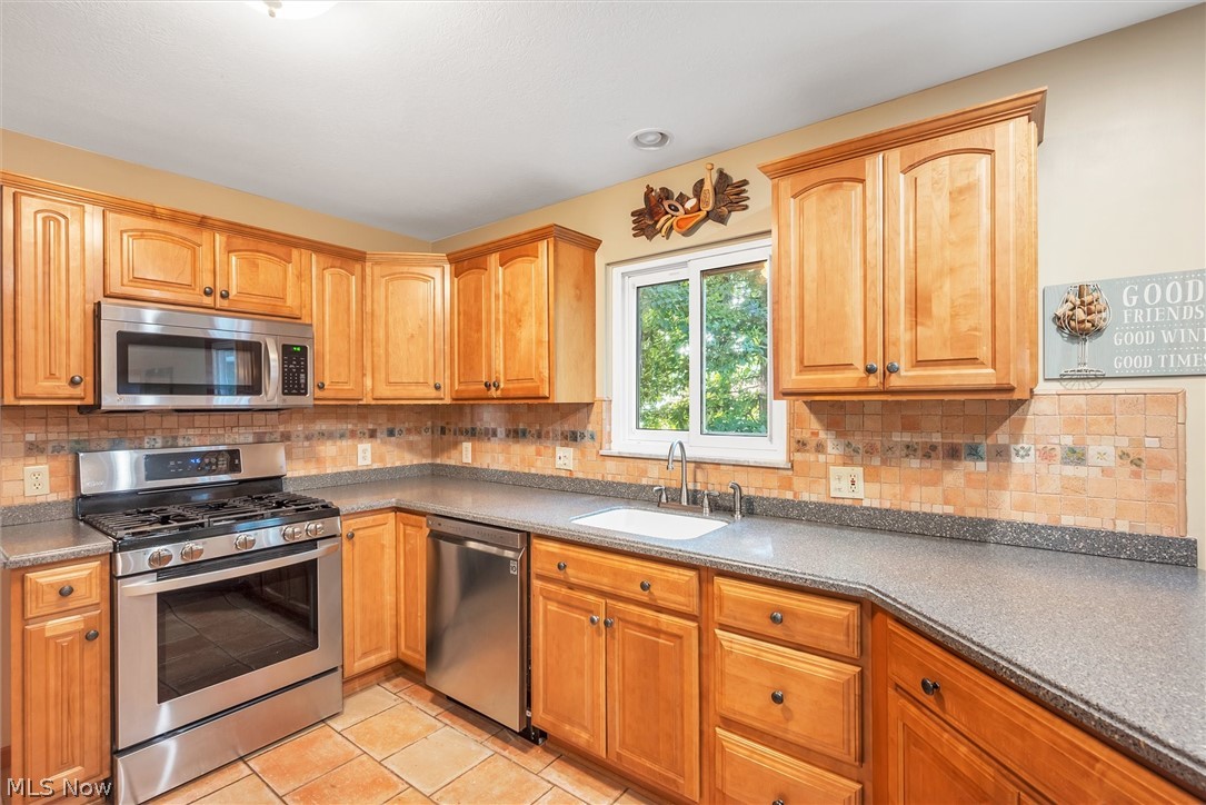 6980 Ames Road Cleveland, OH 44129 - Photo 14 of 33 Gallery Image 14