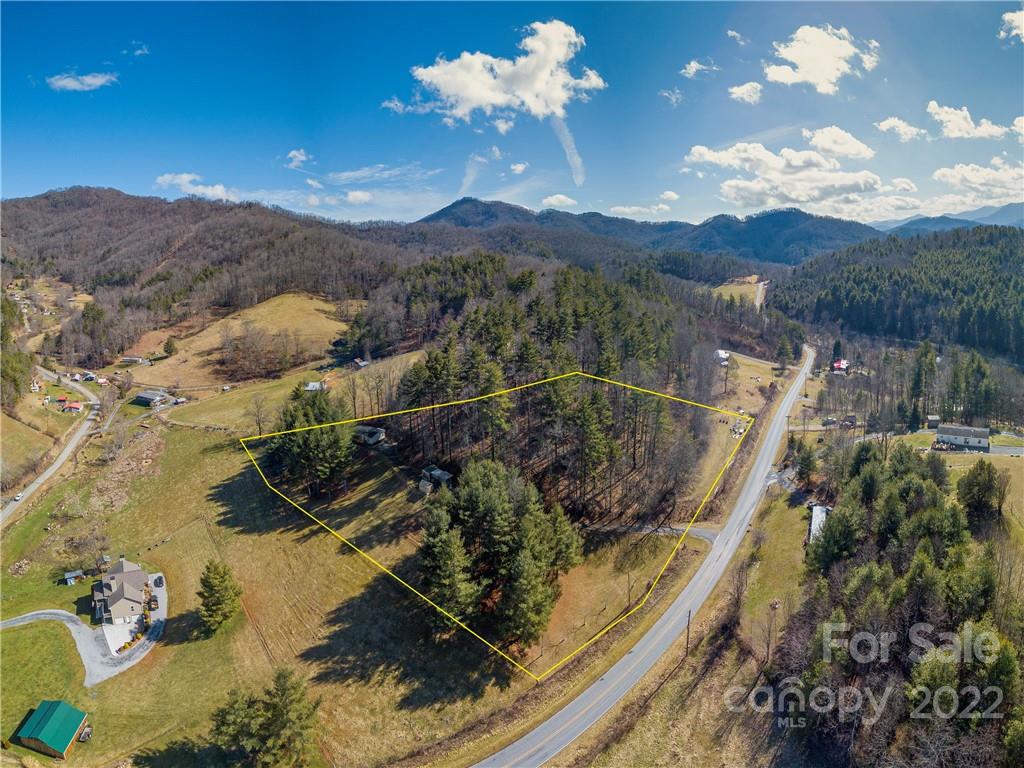 6232 Panther Creek Road Clyde, NC 28721 - Photo 24 of 25 a view of a terrace with a mountain