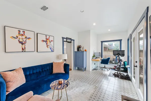 $3,350 | 506 Willard Street, Houston, TX 77006