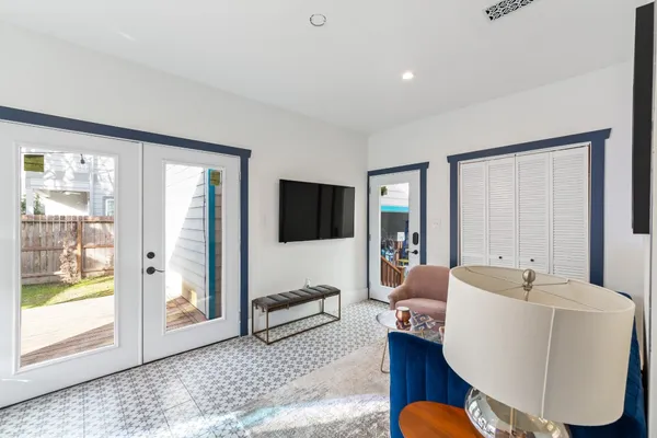 $3,350 | 506 Willard Street, Houston, TX 77006