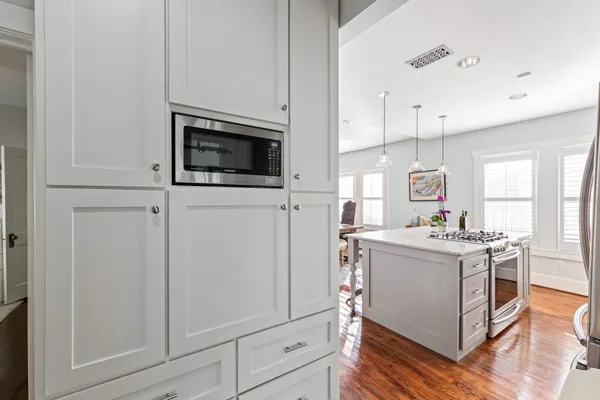 $3,350 | 506 Willard Street, Houston, TX 77006