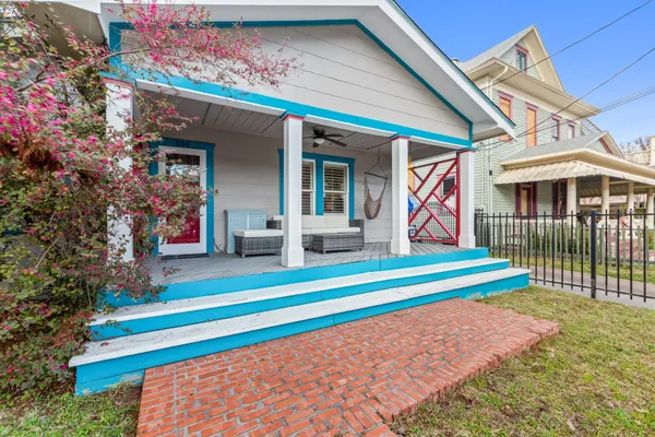 $3,350 | 506 Willard Street, Houston, TX 77006