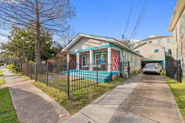 $3,350 | 506 Willard Street, Houston, TX 77006