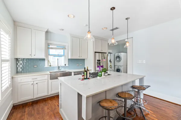 $3,350 | 506 Willard Street, Houston, TX 77006