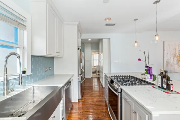 $3,350 | 506 Willard Street, Houston, TX 77006