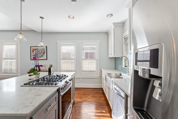 $3,350 | 506 Willard Street, Houston, TX 77006