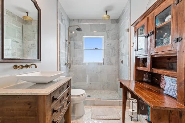 $3,350 | 506 Willard Street, Houston, TX 77006