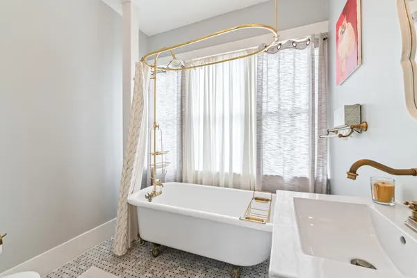 $3,350 | 506 Willard Street, Houston, TX 77006