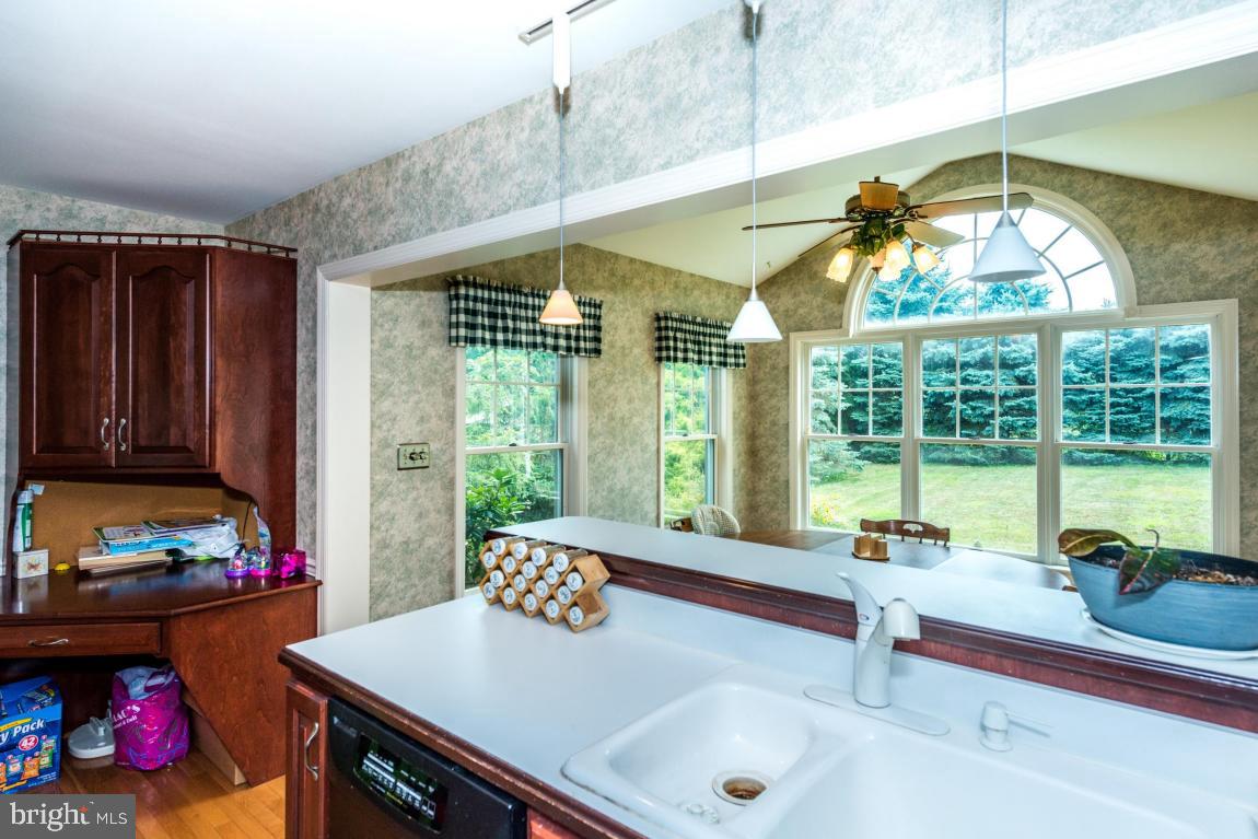 995 Mill Mar Road Lancaster, PA 17601 - Photo 4 of 31 Gallery Image 4