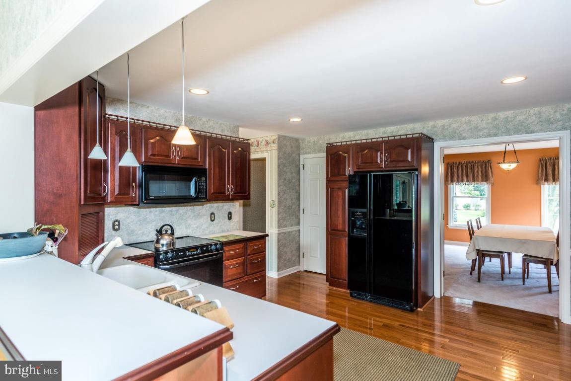 995 Mill Mar Road Lancaster, PA 17601 - Photo 5 of 31 Gallery Image 5