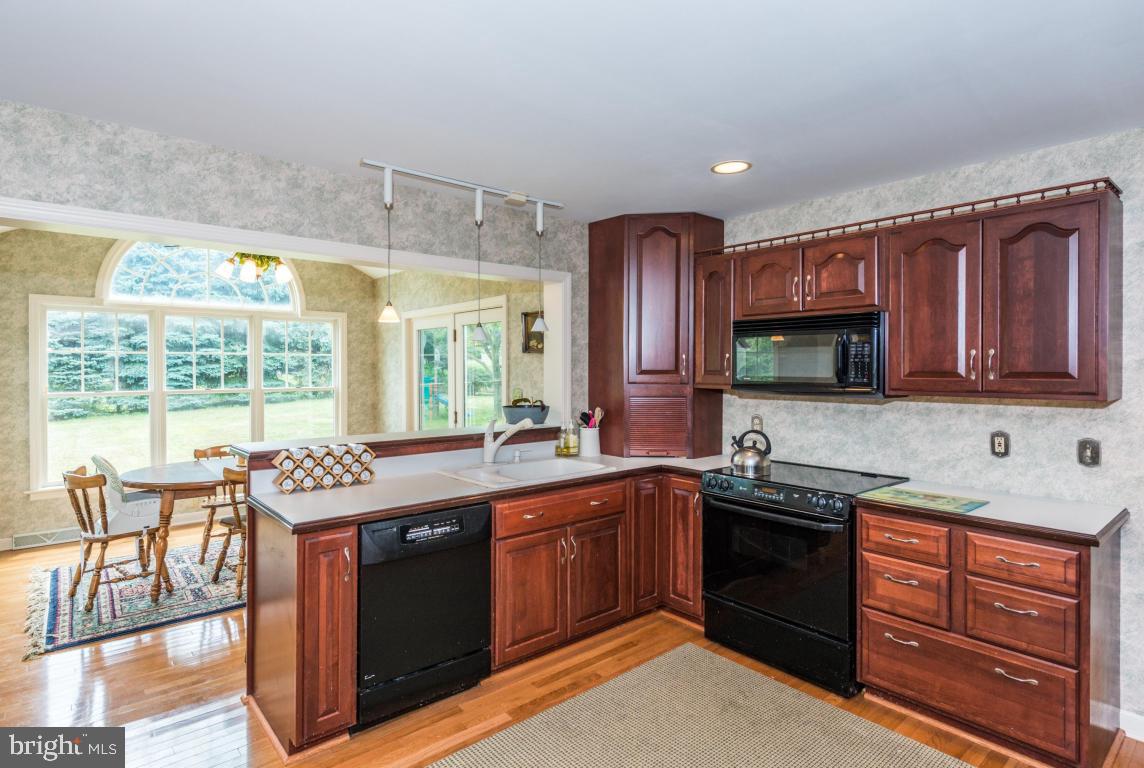 995 Mill Mar Road Lancaster, PA 17601 - Photo 6 of 31 Gallery Image 6