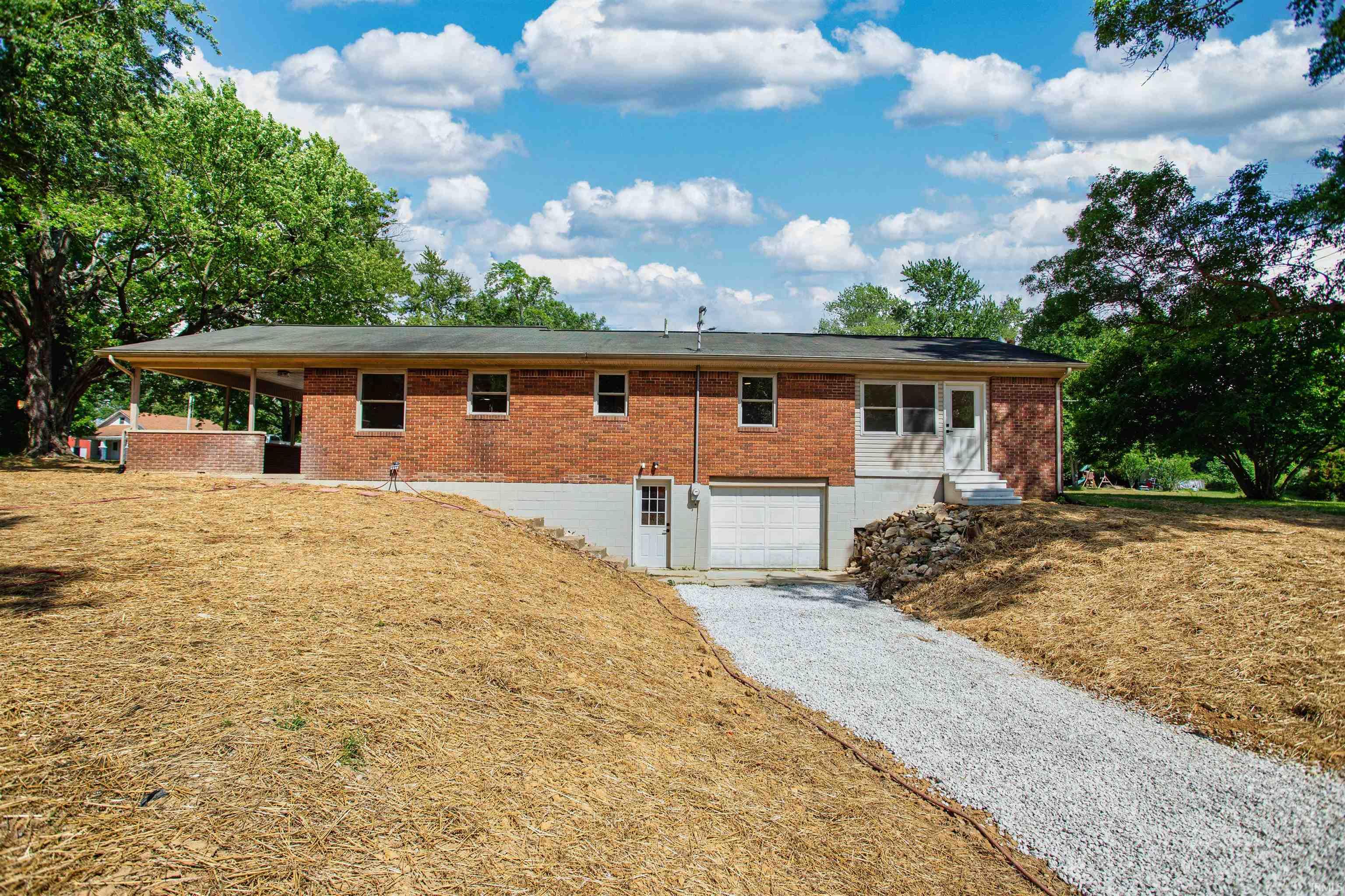 5384 South State Road Winslow, IN 47598 - Photo 4 of 36