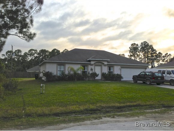 482 Scarlet Road Southwest Palm Bay, FL 32908 - Photo 1 of 4 Primary Photo
