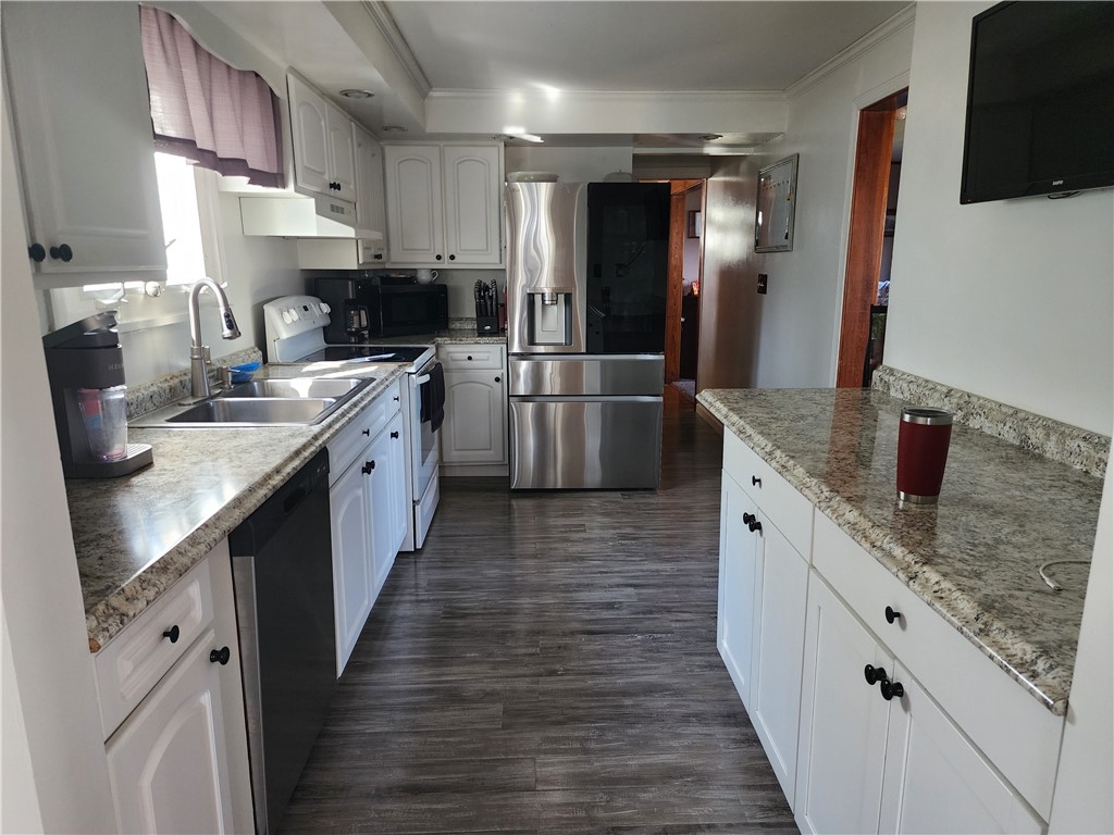 20 Pine Street Seneca Falls, NY 13148 - Photo 16 of 35