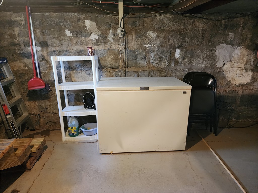 20 Pine Street Seneca Falls, NY 13148 - Photo 31 of 35