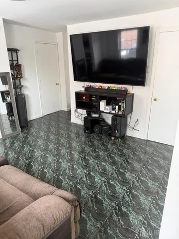 $465,000 | 20 Lincoln Avenue, Carteret, NJ 07008