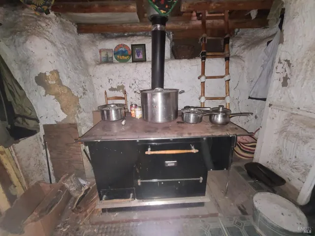 $170,000 | 25428 Mendocino Pass Road, Covelo, CA 95428